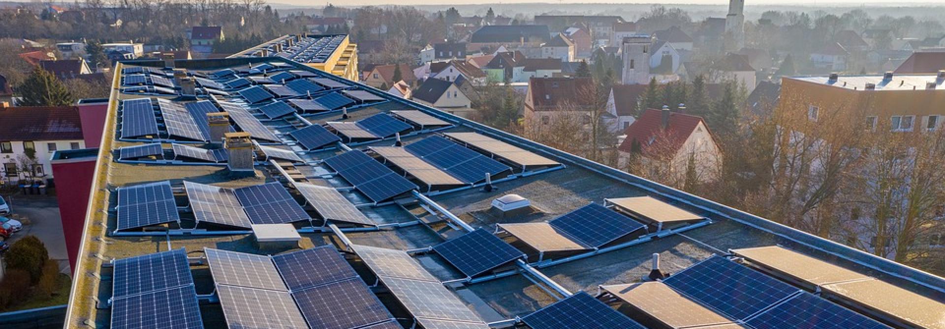 ​​​​​​​Il futuro brillante del settore fotovoltaico: crescita accelerata e nuove opportunità: Immagine